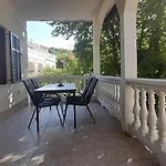 Rupena Nyaraló